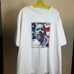 VTG 2009 Barack Obama Inauguration Postage Stamp T-Shirt